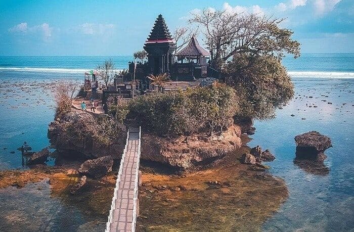 1 Pantai Balekambang