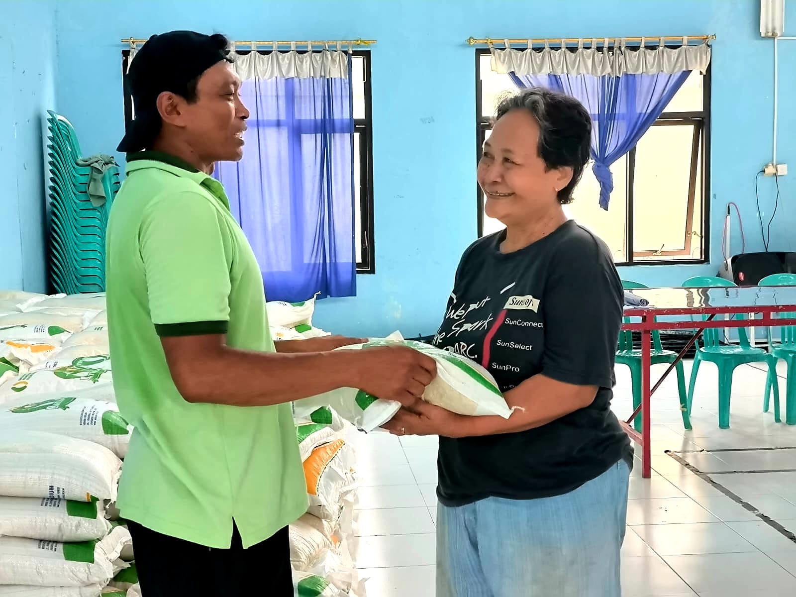 Pemkot Kediri Awasi Pembagian 336 Ton Beras Bantuan untuk Masyarakat 10 15