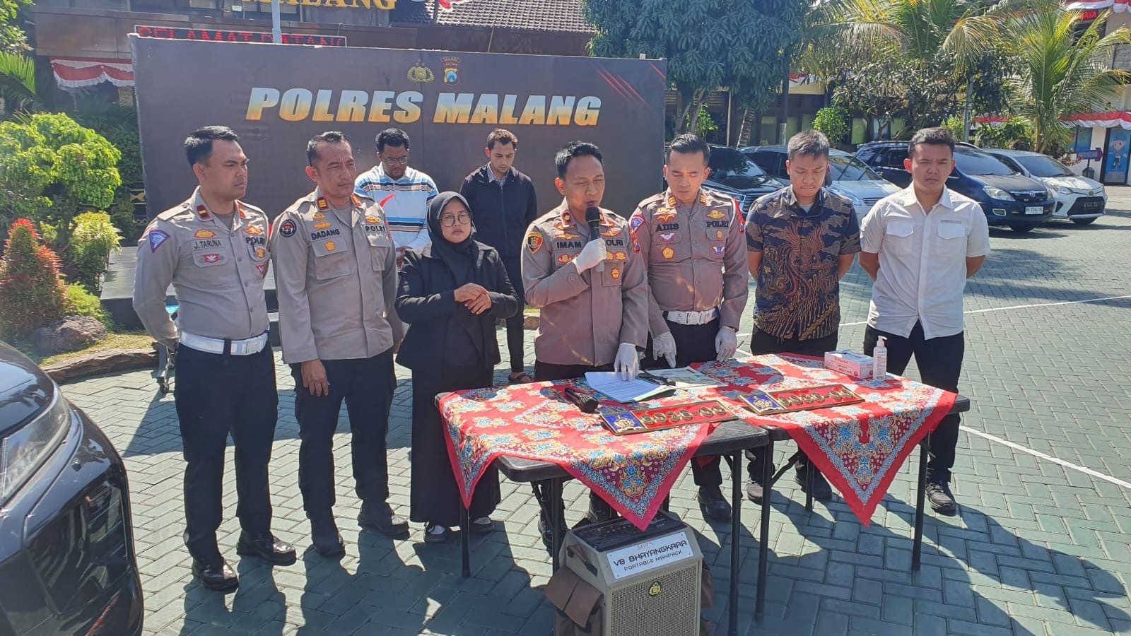 5dbabc52 d7e1 44cf 93d7 227c113c15e2