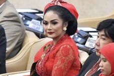 F599EFFF D2B6 4A96 8EE5 9FE4E8946326