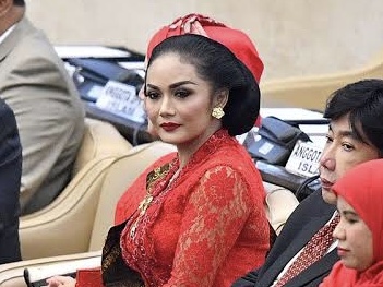 F599EFFF D2B6 4A96 8EE5 9FE4E8946326