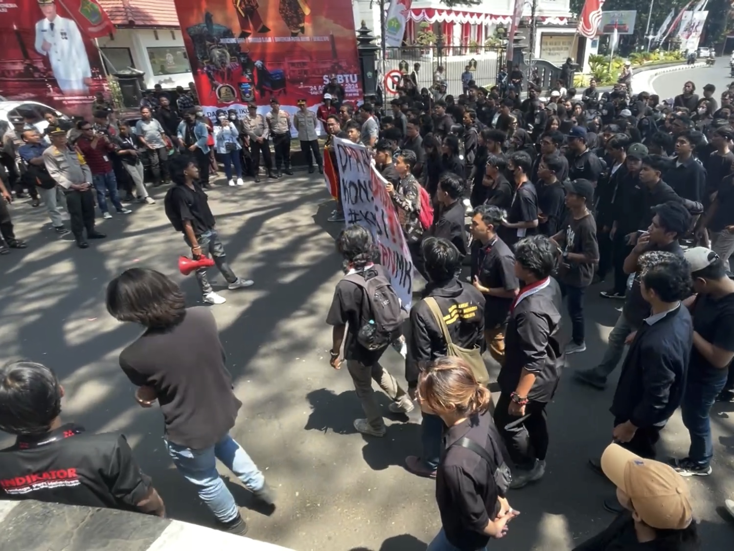 Ratusan Orang Turun Ke Jalan di Kota Malang Kawal Putusan MK 9 IMG 2498