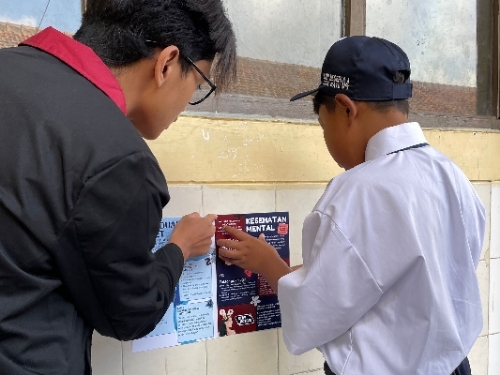 Mahasiswa PMM UMM Ajak Warga Desa Tulungrejo Batu Batasi Penggunaan Gadget 14 Resizer 17239693117011