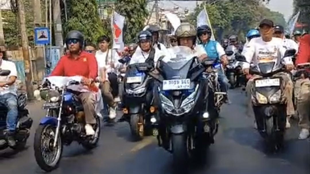 Didukung Komunitas Otomotif, Sanusi Naik Motor ke KPU Untuk Ambil Nomor Urut 8 335ff2d4 25de 4426 bd3b 520f66f4c55c