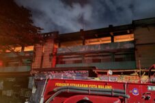Pasar Baru Comboran Terbakar Hebat