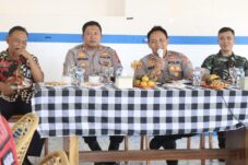 0d5561b7 56c5 456d 97a6 1dea13018086