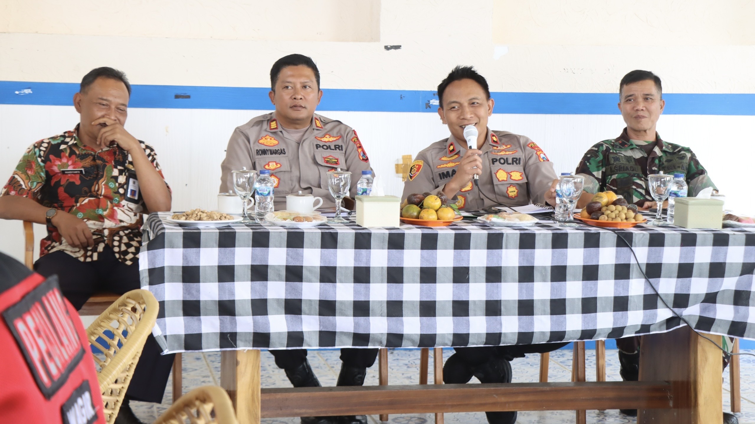 0d5561b7 56c5 456d 97a6 1dea13018086