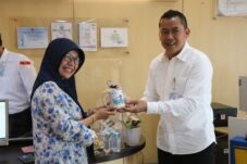 Diretur Utama Tugu Tirta Kota Malang (kanan). (Istimewa).