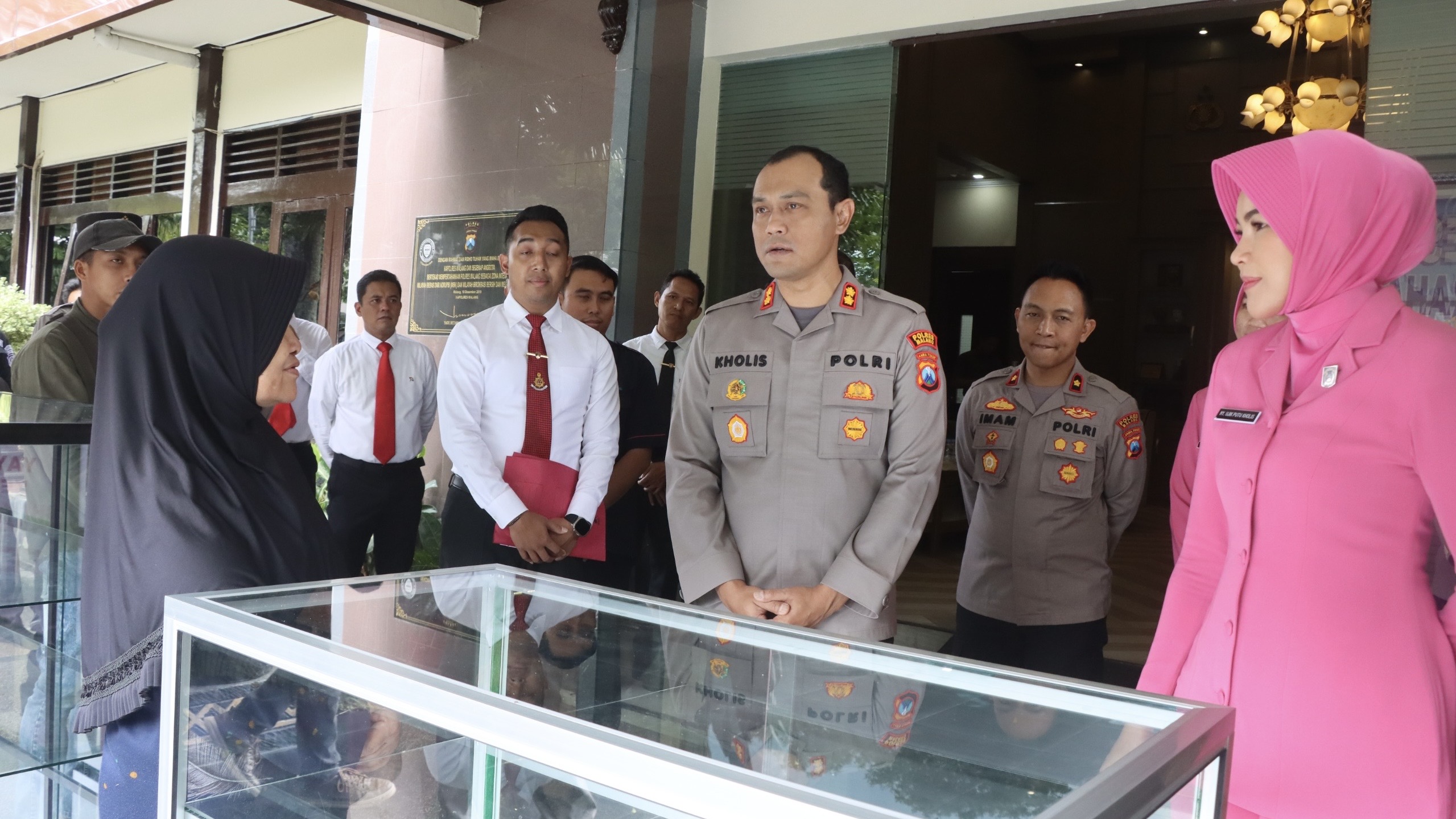 Polres Malang Kembali Salurkan Bantuan UMKM Keluarga Korban Tragedi Kanjuruhan