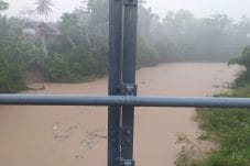 Hujan Deras Sejak Rabu Malam, Jalan Depan Pasar Sitiarjo Tergenang Air