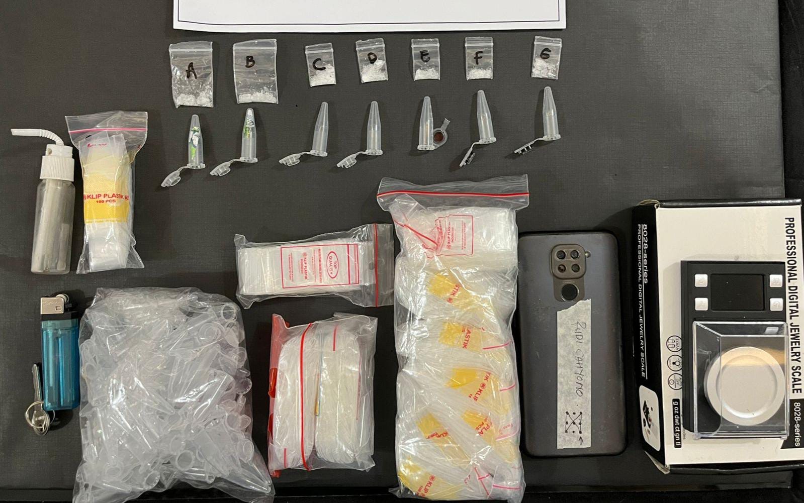 Polres Malang Bekuk 2 Pengedar Narkoba, Amankan 17 Paket Sabu 8 6c1ac878 5846 4531 a457 fbce98042b17