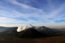 Hujan Abu di Kabupaten dan Kota Malang Viral di Media Sosial