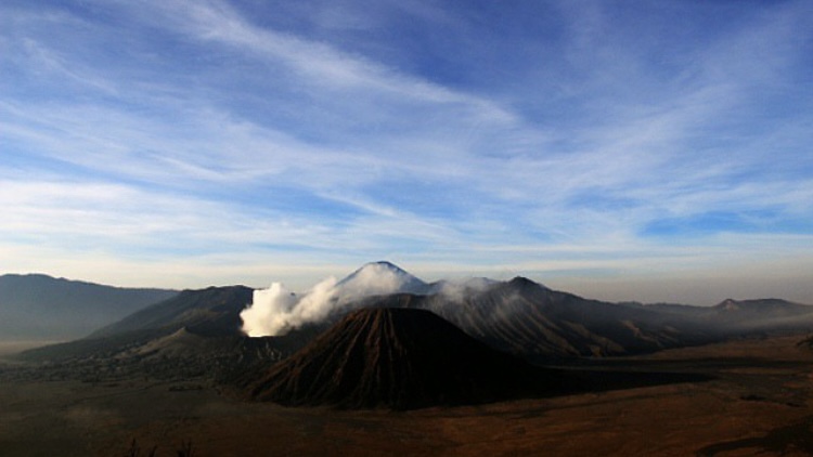 Hujan Abu di Kabupaten dan Kota Malang Viral di Media Sosial