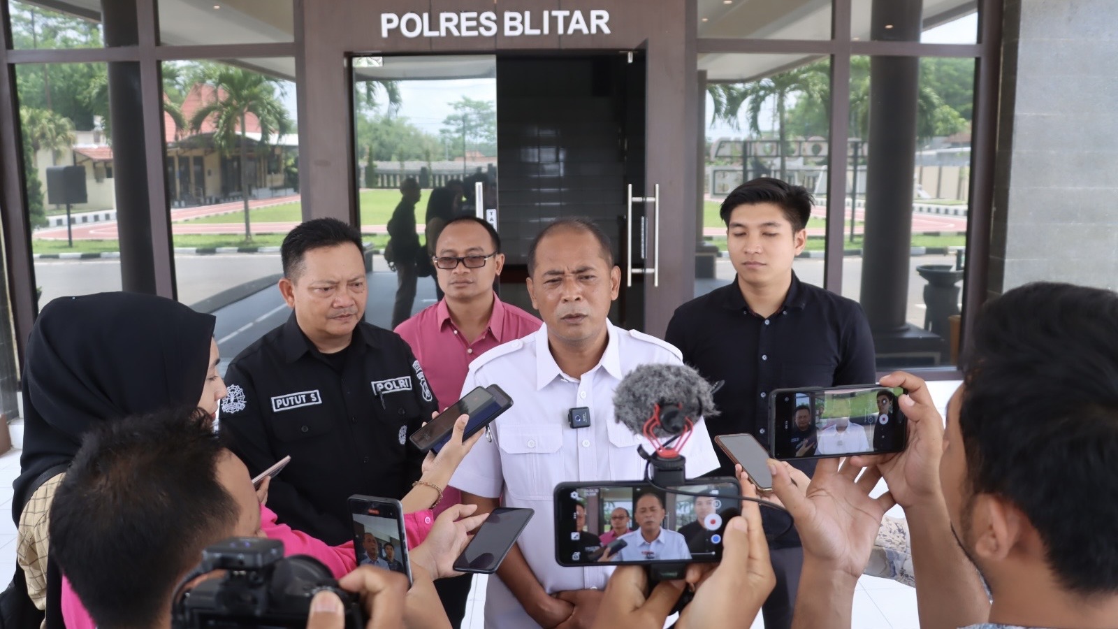 d806af12 8a02 482a aba4 104f9bea2dba