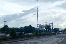 Update Kepadatan Lalu Lintas di Exit Tol Karanglo Menjelang Pergantian Tahun Baru 2024-2025