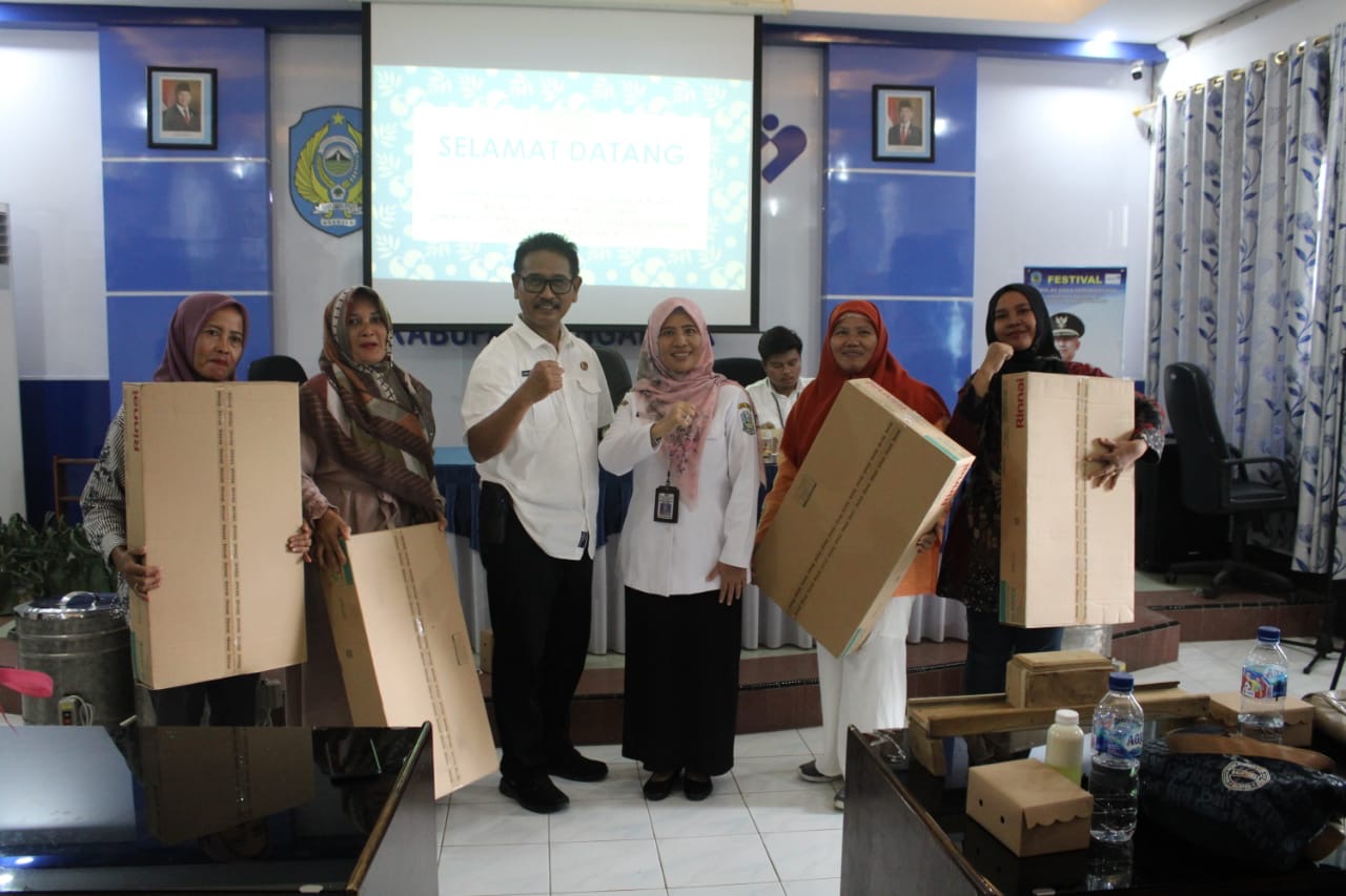 Diskop dan UKM Jatim Gelar Bimtek dan Salurkan Alat Penunjang Usaha di Empat Kabupaten 17 Diskop UKM Jatim