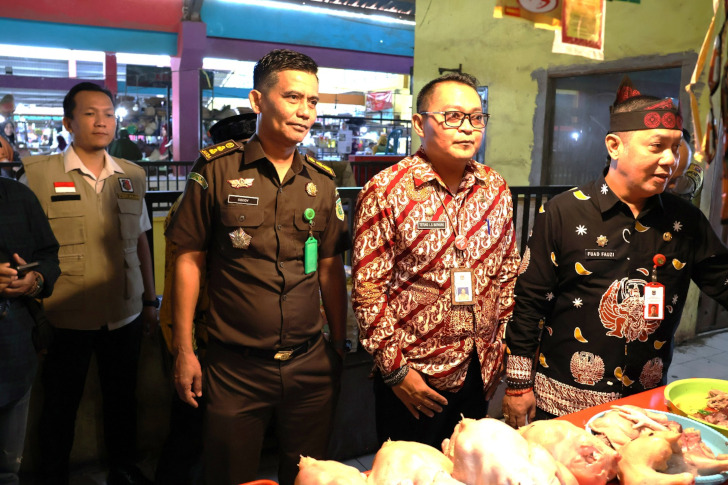 Satgas Pangan dan Forkopimda Pantau Stabilitas Harga Pangan Jelang Nataru di Pasar Tumpang