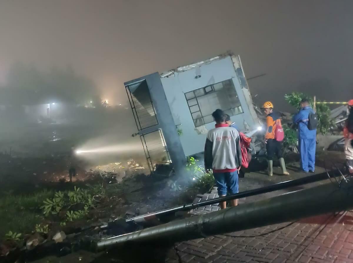 Villa Manzara di Kota Batu Longsor, 6 Wisatawan jadi Korban