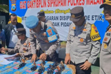 Polres Malang Lakukan Pemeriksaan Senjata Api 24 Personel