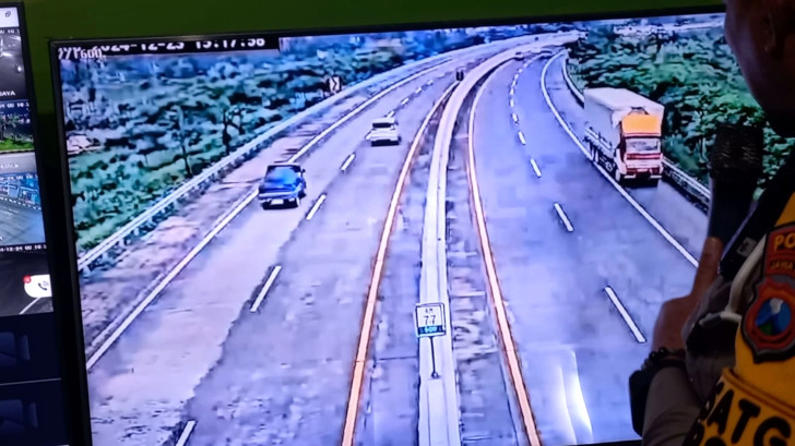 Olah TKP Kecelakaan Bus Vs Truk Ungkap Penyebab Truk Berhenti Sebelum Mundur Tak Terkendali