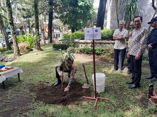 Menteri LH Gandeng UB Rehabilitasi Mangrove 14 Menteri LH Gandeng UB Rehabilitasi Mangrove