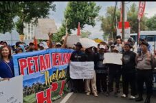 Ratusan Petani dari Empat Desa di Kecamatan Dampit Tolak Hak Pengelolaan Lahan, Tuntut SHM