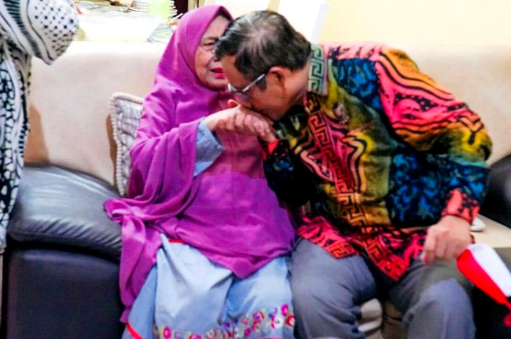 Ibunda Mahfud MD Meninggal Dunia Selepas Sholat Subuh