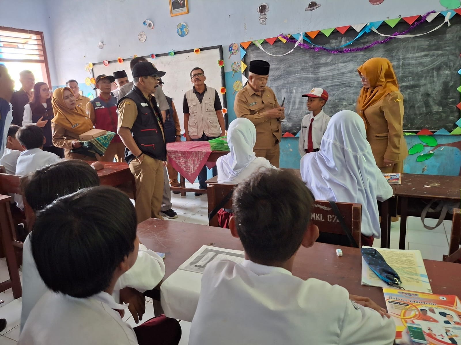 Dinas Pendidikan Kabupaten Malang Ajukan Rp 124 Milyar untuk Perbaikan 282 Sekolah Rusak 14 Dinas Pendidikan Kabupaten Malang Ajukan Rp 124 Milyar untuk Perbaikan 282 Sekolah Rusak