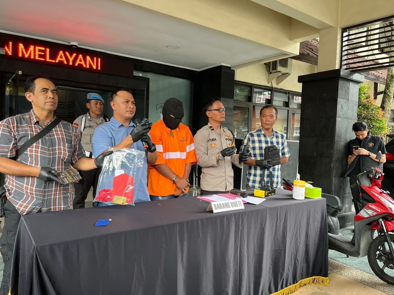 727168e3 be26 4820 ad3e 66ebfa9b1214