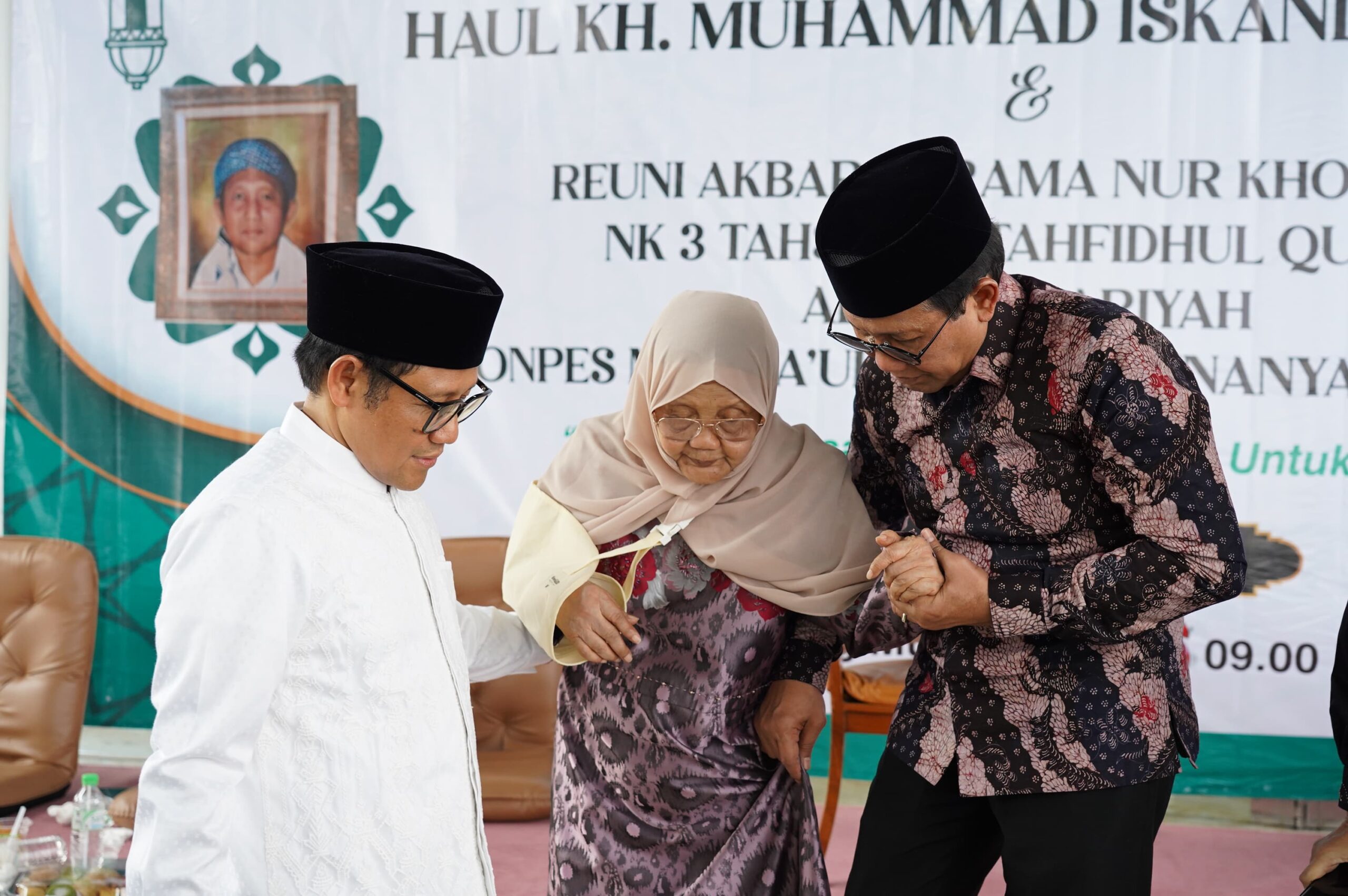 Haul KH. Muhammad Iskandar ke-33, Gus Imin: Keteladanan Beliau Takkan Terhapus 19 Gus Imin scaled