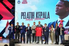 Resmi Diperkenalkan, Patrick Kluivert Akui Bisa Terapkan Gaya Apapun