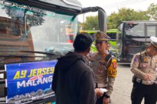 Lakukan Ramp Check Bus Pariwisata, Polisi Tilang 13 Kendaraan