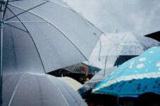 BMKG Himbau Warga Jatim Waspada Cuaca Ekstrim Saat Libur Panjang