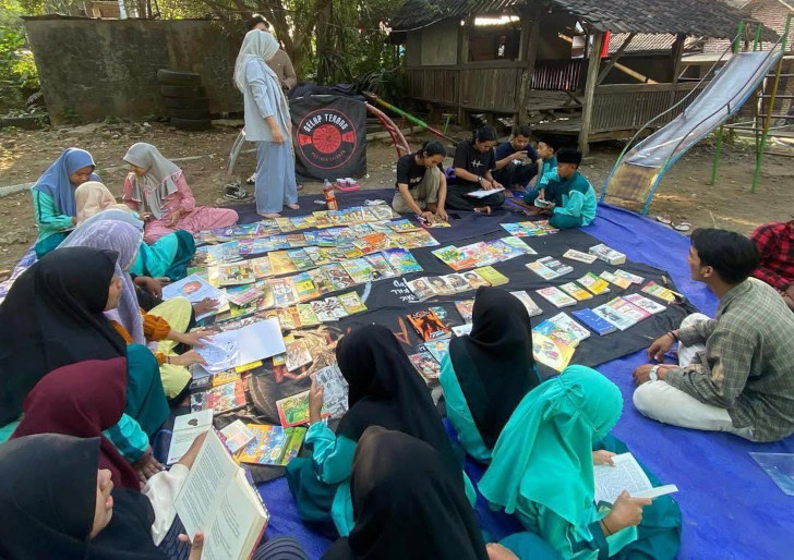 Gelap Terang Perpustakaan Jalanan, Ruang Literasi dan Ekspresi di Tengah Kota