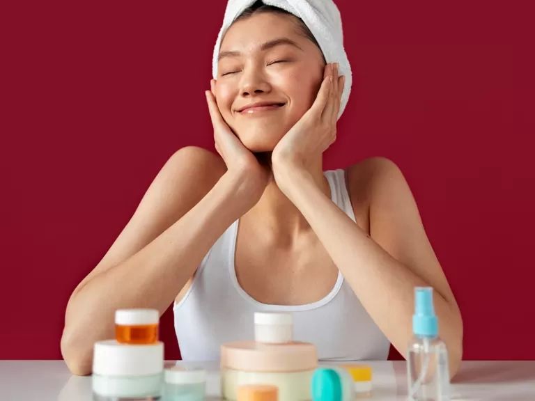 Ingin Punya Kulit Wajah Sehat? Simak Urutan Skincare yang Baik dan Benar! 13 1000749557