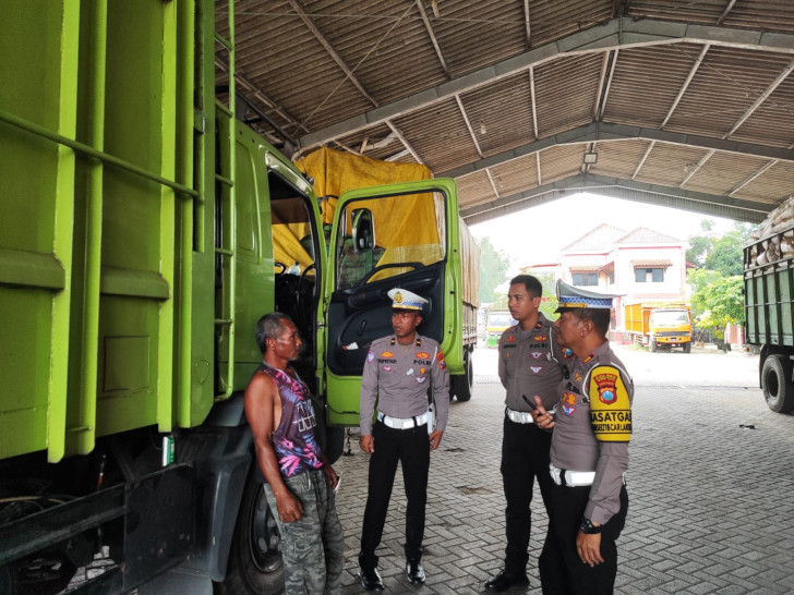 Sidak Kelayakan Kendaraan, Petugas Temukan Truk Tak Laik Jalan