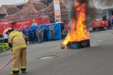 Damkar Kabupaten Malang Unjuk Kebolehan Padamkan Api dan Simulasi Evakuasi Ular Berbisa 12 IMG 20250224 WA0028