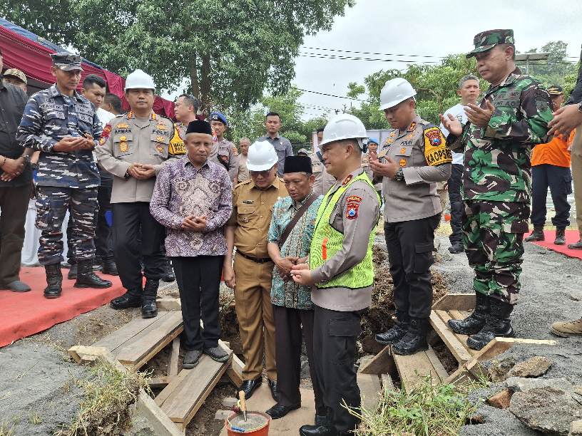Kapolda Jatim Letakkan Batu Pertama Pembangunan Mako Satpolairud Polres Malang