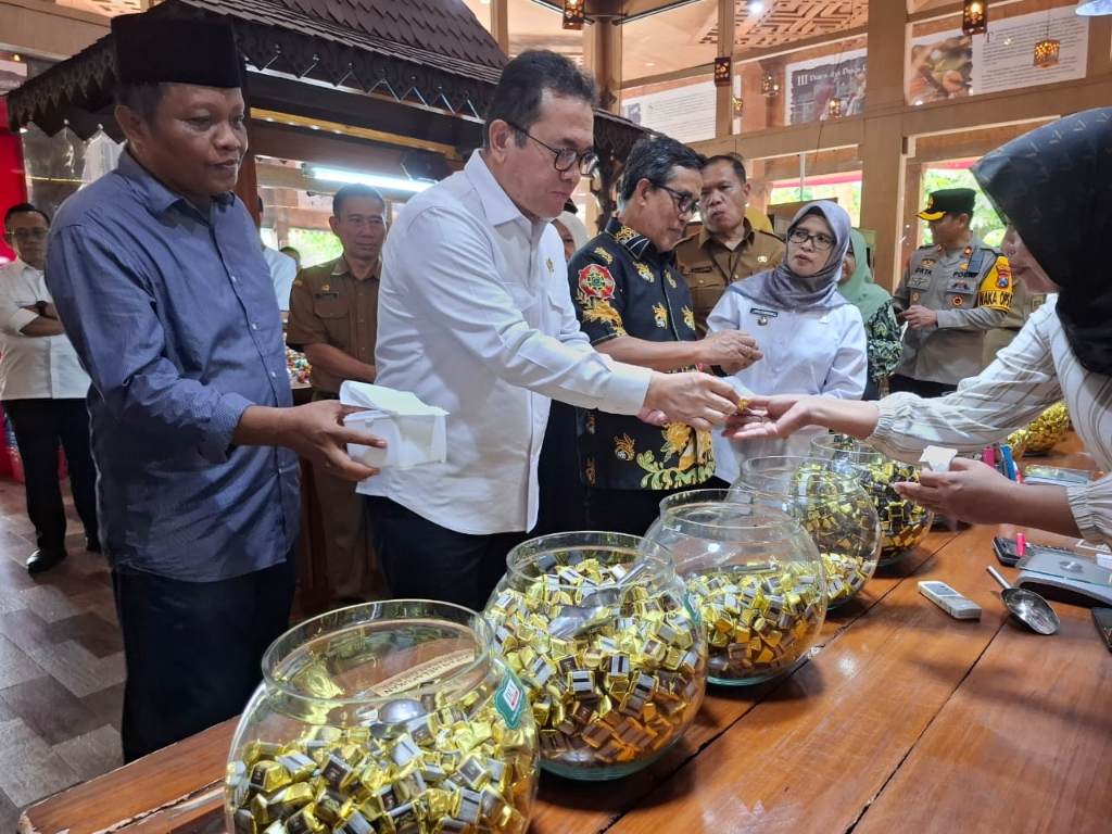 Mendag Apresiasi Kelezatan Olahan Kampung Coklat Blitar, Dorong Ekspor UMKM 1 Mendag Apresiasi Kelezatan Olahan Kampung Coklat Blitar, Dorong Ekspor UMKM