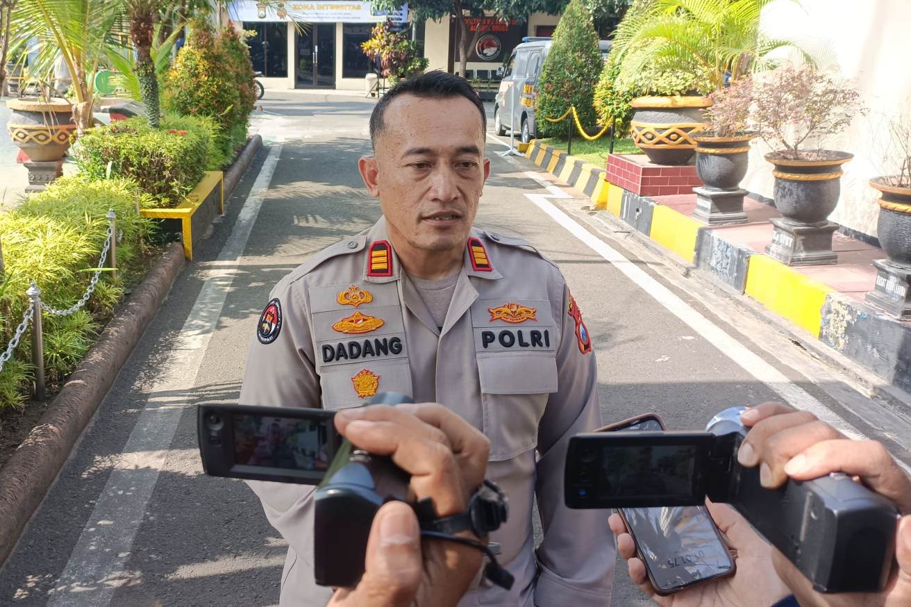 Polres Malang Selidiki Pelaku Vandalisme 'Adili Jokowi !'
