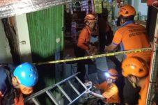 Penjaga Toko Kelontong Tewas Setelah Tokonya Ambles Diguyur Hujan Deras