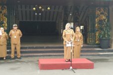 Lathifah Shohib Wabup Malang Pimpin Apel Perdana 13 IMG 20250224 151744