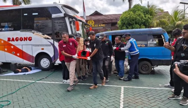 Persiapan Operasi Ketupat Semeru 2025, Polres Malang Gelar Simulasi Penanganan Kecelakaan Lalulintas 1 IMG 20250227 164927