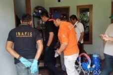 9ef2c6bb f92f 41d1 8f32 2ad0ae49ea13