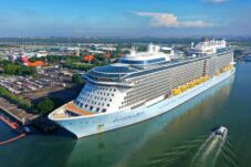 Anthem of the Seas, Kapal Pesiar Terbesar yang Pernah Sandar di Pelabuhan Benoa 6 IMG 20250301 WA0004