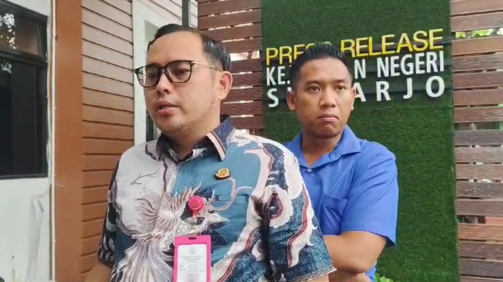 Tiga Tersangka Kasus Korupsi Tanah Kas Desa Sidokerto Ditahan Kejari Sidoarjo