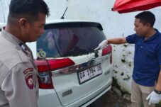 Polres Malang Buru Pelaku Penembakan Mobil di Lawang, Aksi Pelaku Terekam CCTV 1 Polres Malang Buru Pelaku Penembakan Mobil di Lawang, Aksi Pelaku Terekam CCTV