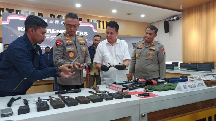 Polda Jatim Bongkar Bengkel Pembuatan Senjata Api Rakitan di Bojonegoro yang dikirim untuk KKB Papua