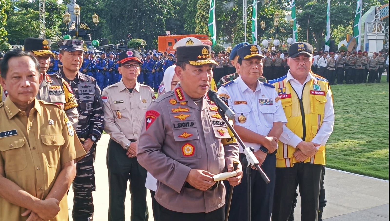 Kapolri Pimpin Apel Operasi Ketupat 2025 di Surabaya, Antisipasi Kepadatan Arus Mudik 17 IMG 20250320 WA0053
