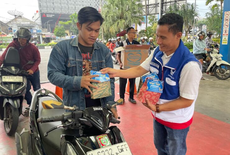 Hiswana Migas Bagikan Ribuan Paket Takjil di Malang Raya 3 IMG 20250328 WA0001